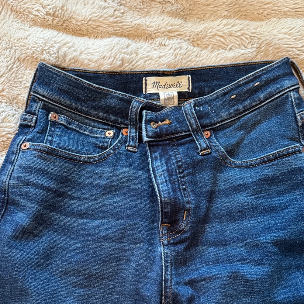 Madewell Mid rise kick out Jeans